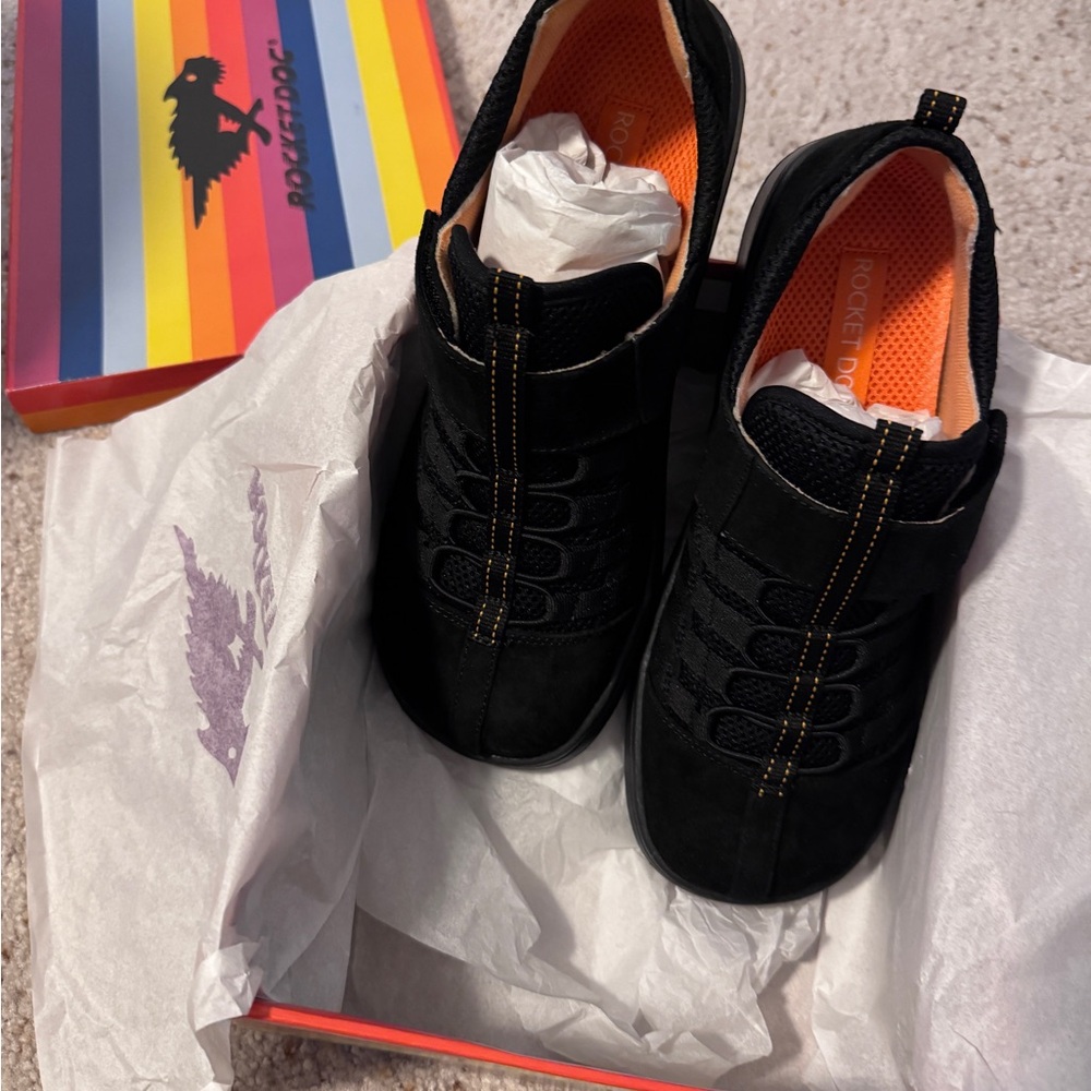 Rocket Dog Black Stocker Nubuck Woman’s Slip-On Sneakers New in Box